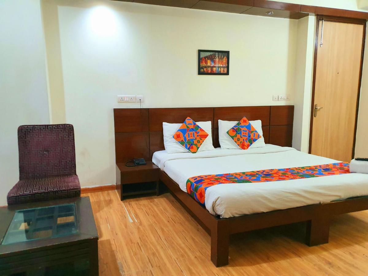 Hotel Merriment Alpha Noida Luaran gambar